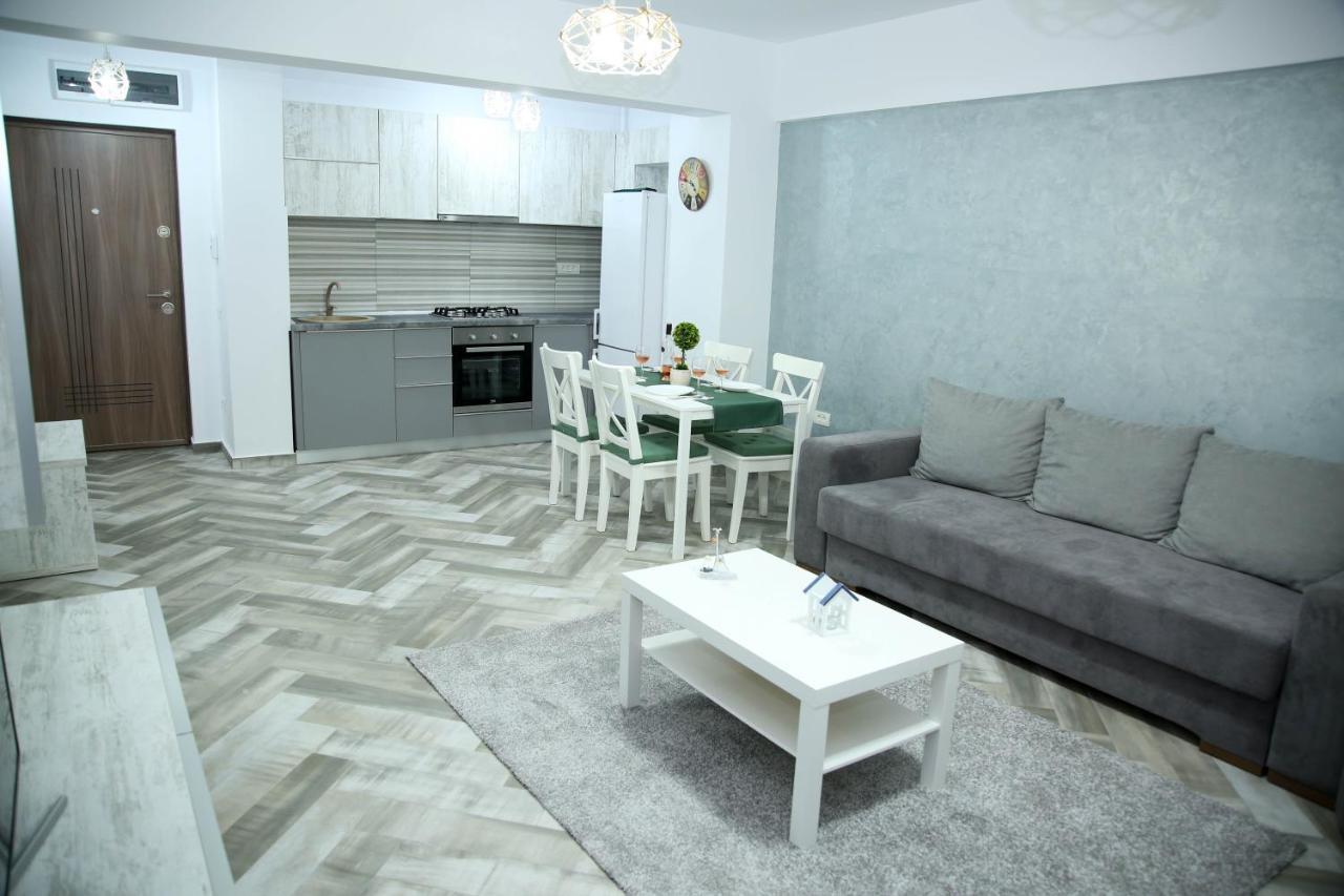 Myamar Apartment Mamaia Extérieur photo